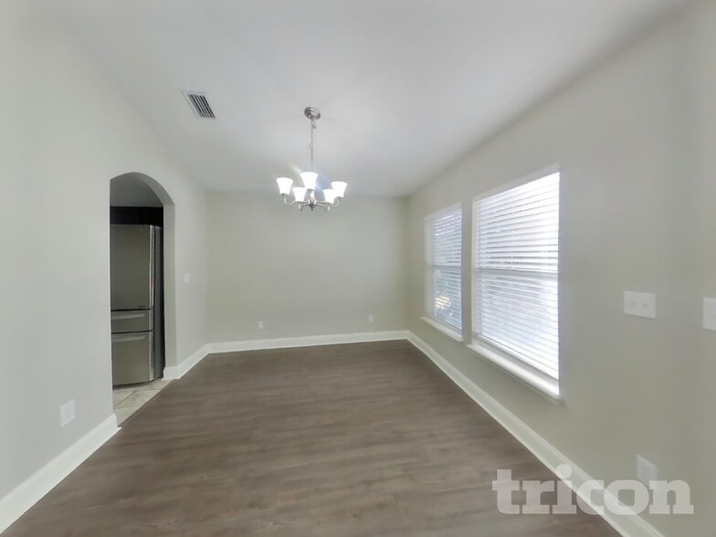 Building Photo - 2268 Eisner Dr