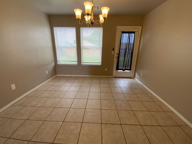 Building Photo - 3 bedroom 2 bath - SW OKC