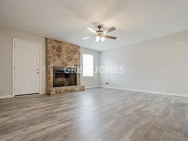 Building Photo - 213 Coachman Dr