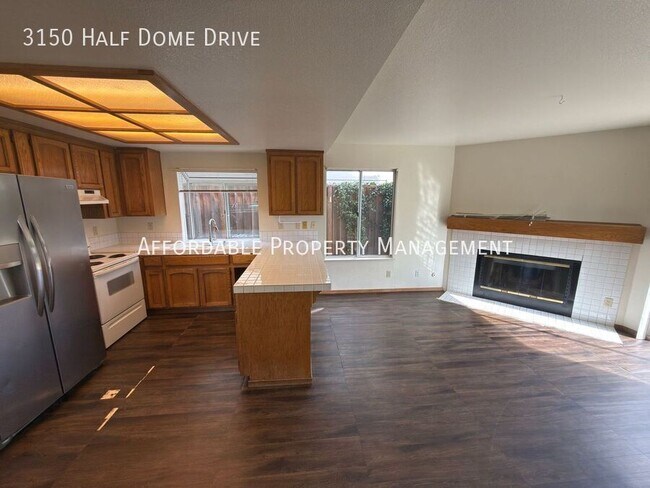 Building Photo - 3150 Half Dome Dr
