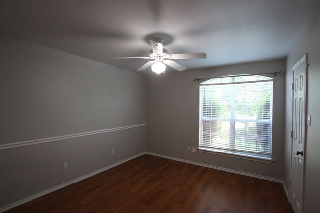 Building Photo - Stunning 4 Bedroom in Tyler! Available in ...