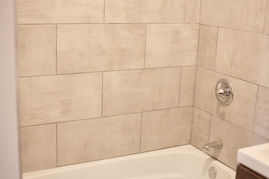 Master Bath - 6504 S Maryland Ave
