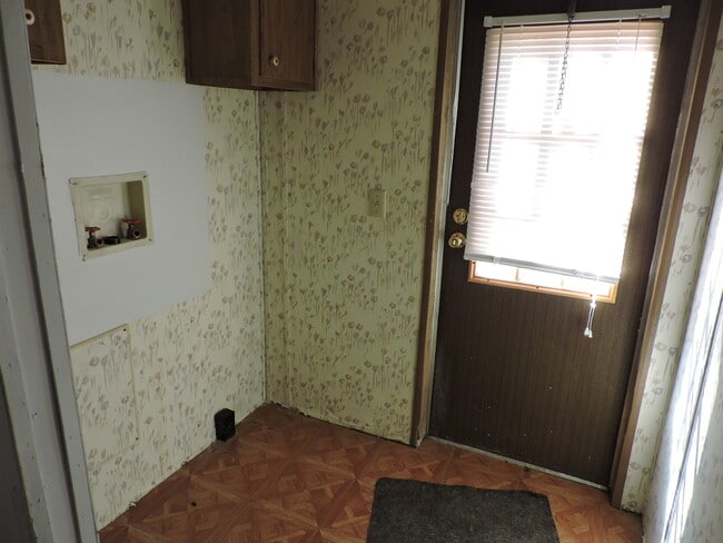 Building Photo - 7380 Bills Way