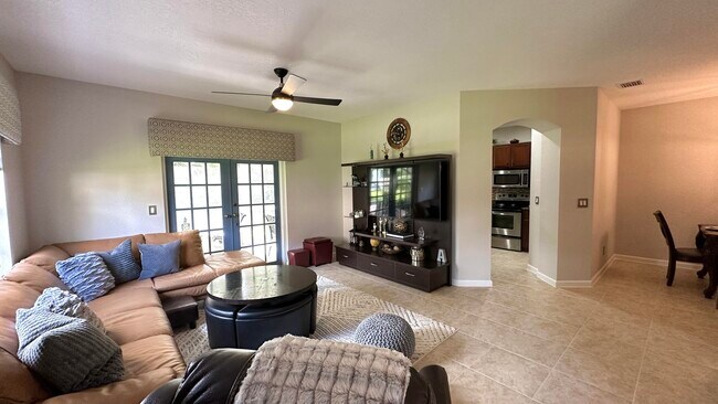 Building Photo - 4702 Cohune Palm Ct