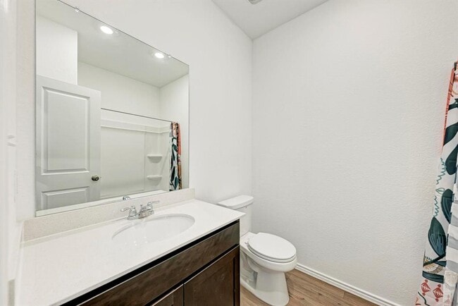 Building Photo - 611 Halfmoon Dr
