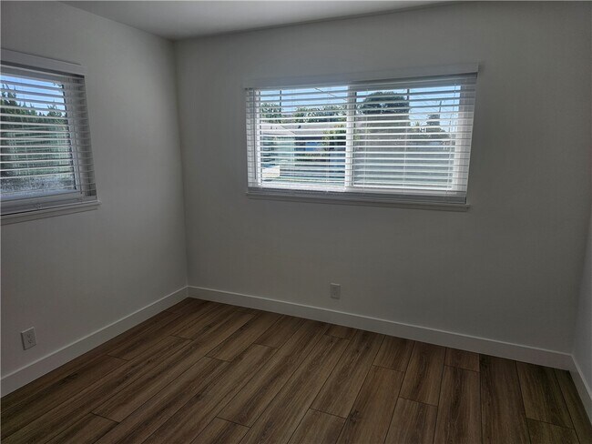 Building Photo - 10362 Longden St