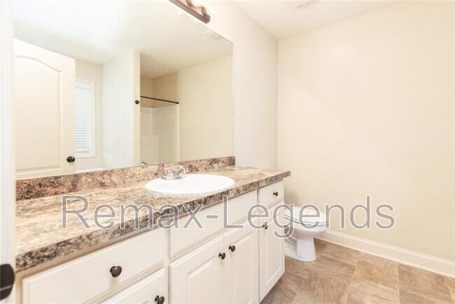 Building Photo - 947 Haymon Dr
