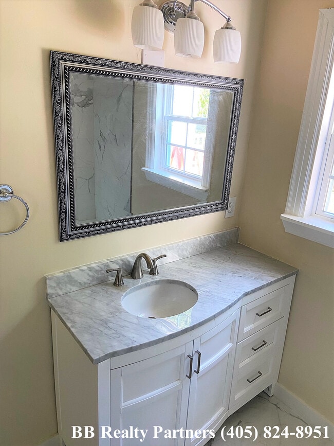 Building Photo - 3528 E 29th St