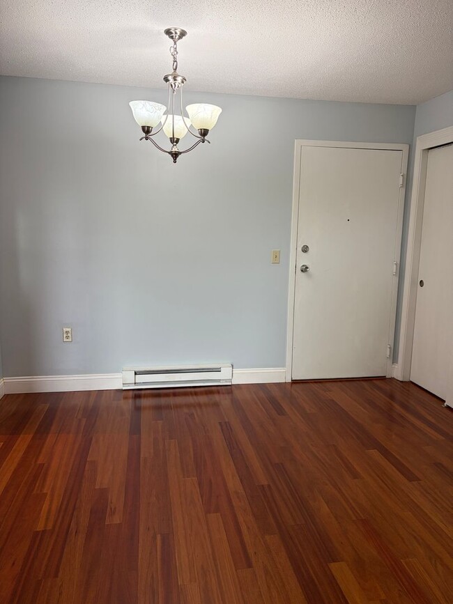 Building Photo - Deer Haven Preserve 2 bed, 1 bath 3rd floor unit