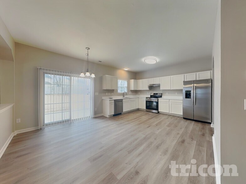 Building Photo - 3101 Rendezvous Dr