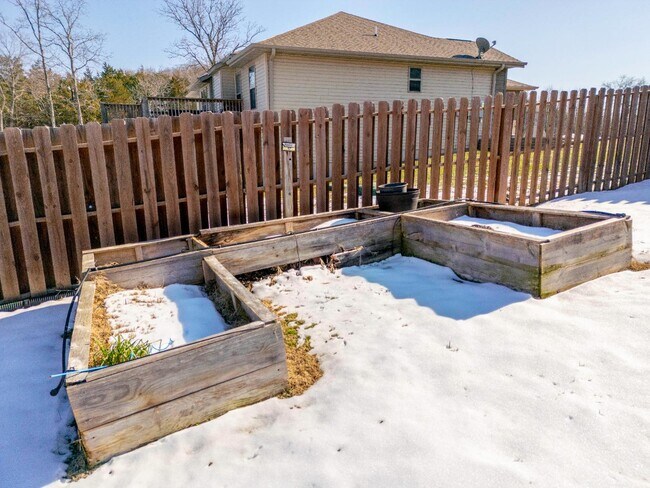Building Photo - 391 Highpoints Ridge