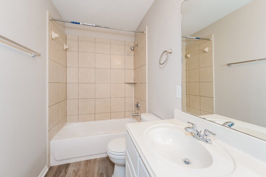 Building Photo - 4930 Jarl Ct