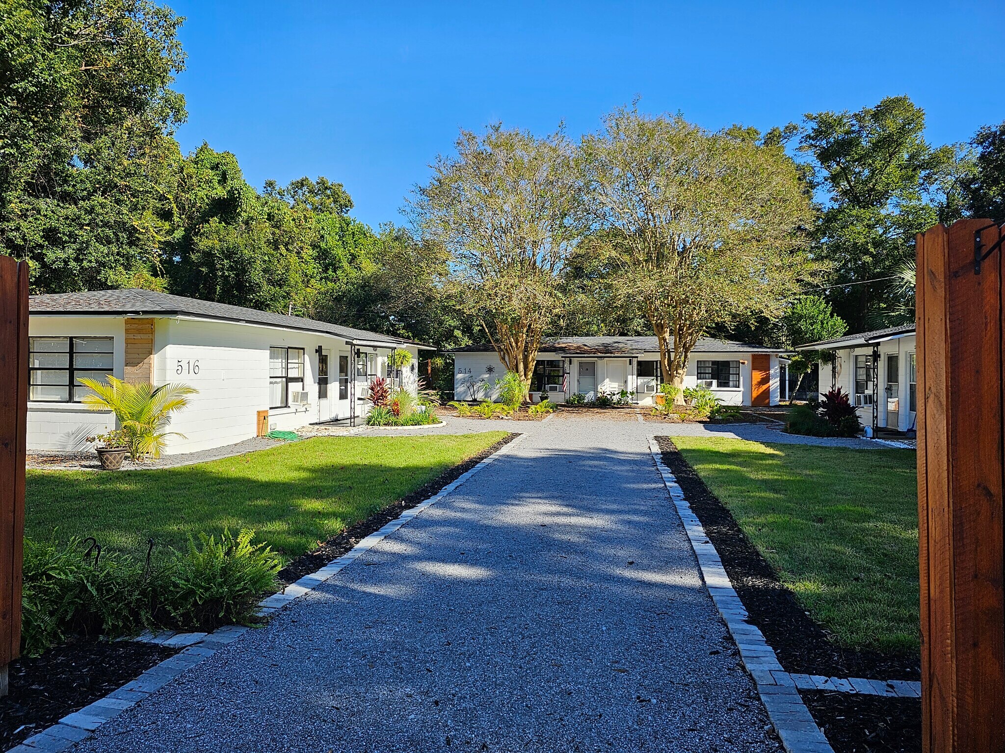 512, 514, 516 Paulding Ave - 512 Paulding Ave