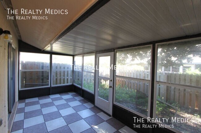 Building Photo - 7761 Country Pl