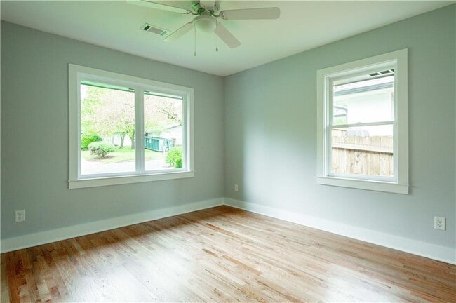 Building Photo - 259 Mellrich Ave NE