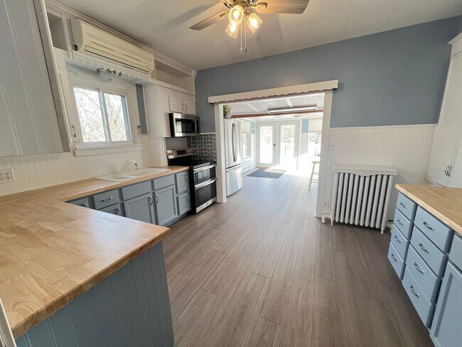 Building Photo - 3 Bedroom/2.5 Bathroom Home in Peoria for Lease