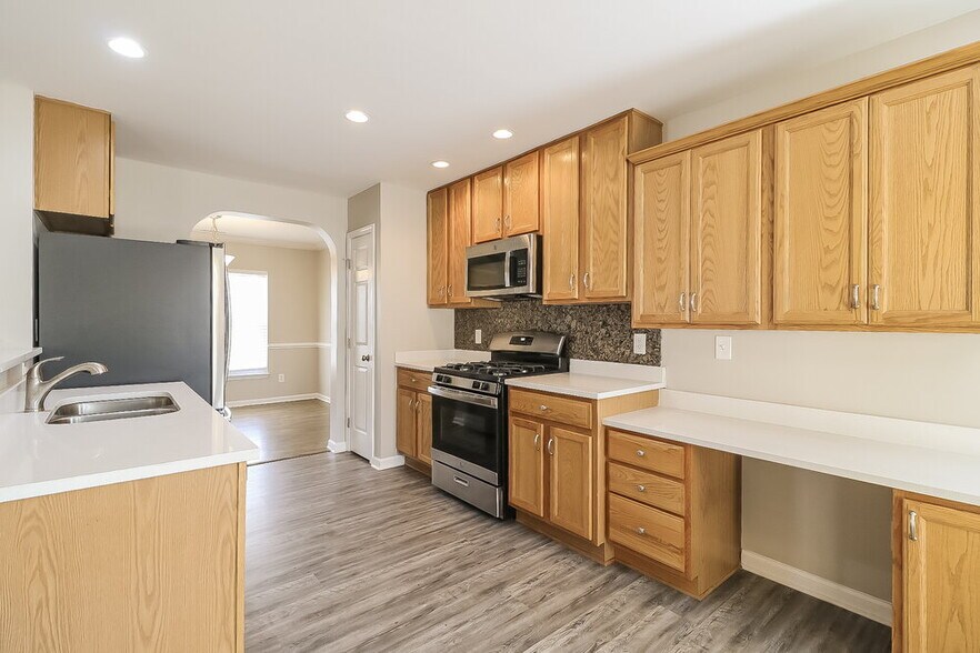 Building Photo - 1650 Southcross St