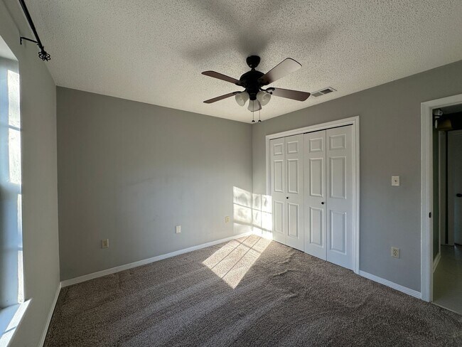 Building Photo - 1500 Kruse Dr