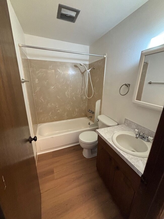 Building Photo - SE 49th and Hawthorne Blvd