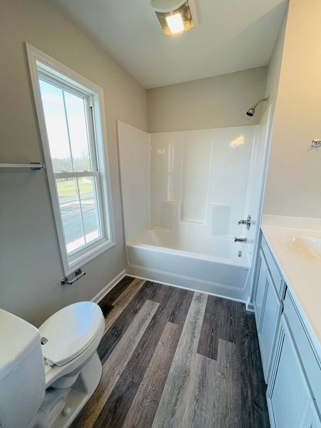 Building Photo - Like New Townhouse for Rent