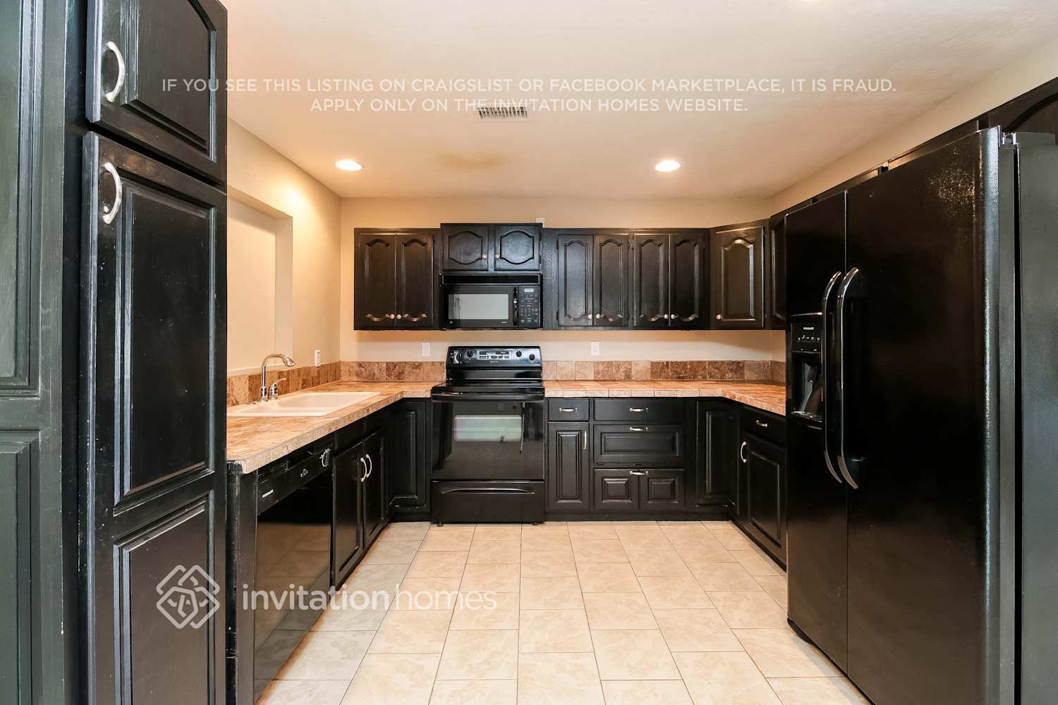 Building Photo - 525 W 6th Dr