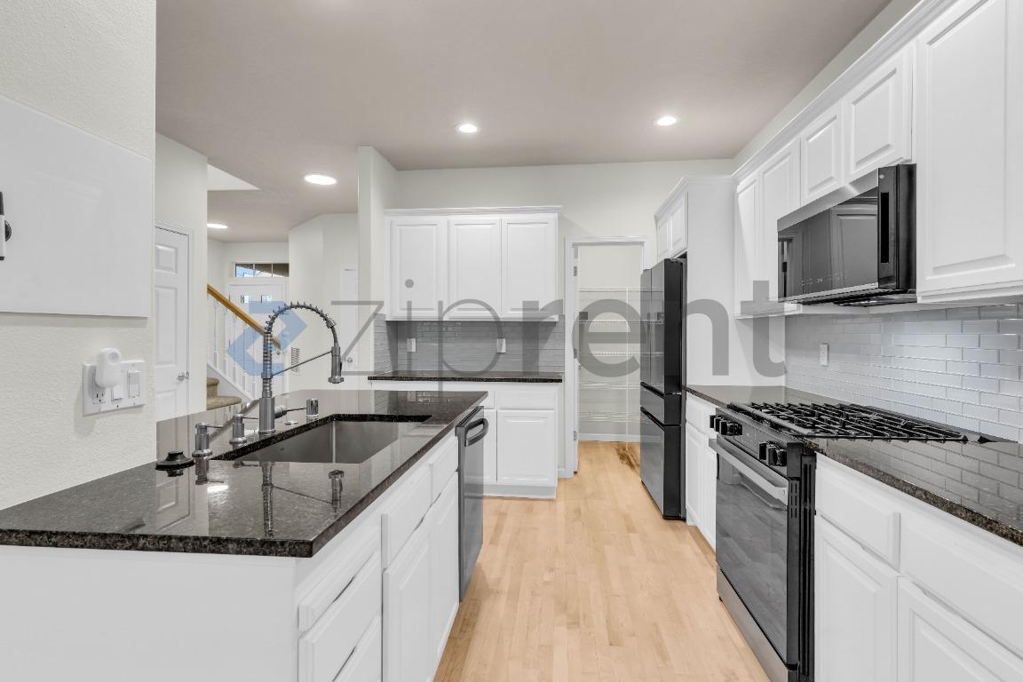 Building Photo - 3785 Wild Rose Loop