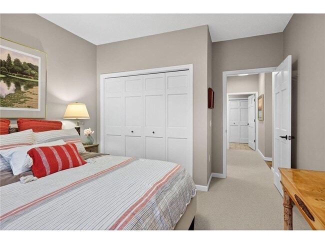 Building Photo - 5250 Grandview Square