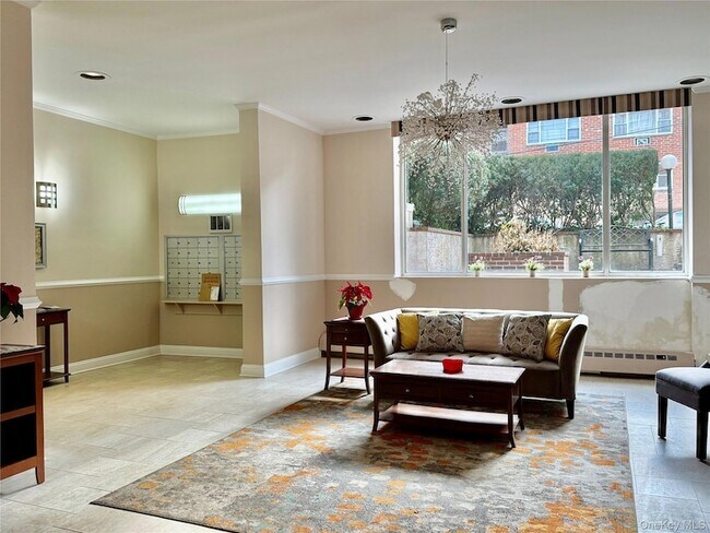 Building Photo - 100 Lincoln Ave