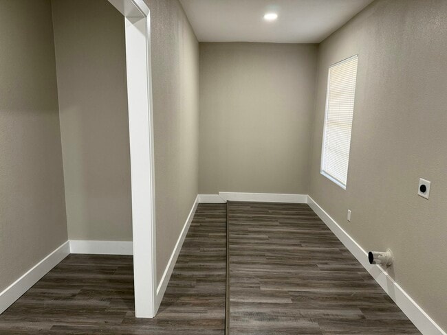 Building Photo - 7907 Stagecoach Ln