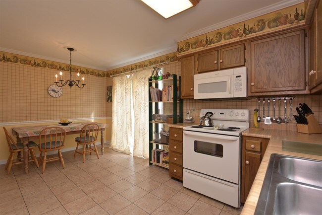 Building Photo - 1268 Carriage Park Dr