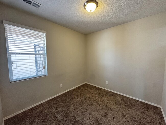 Building Photo - 6732 Oro Valley Rd NW