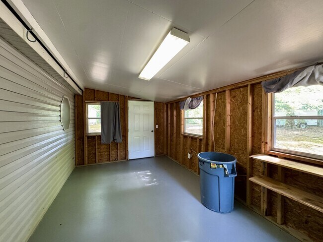 Building Photo - 229 Bateman Ln