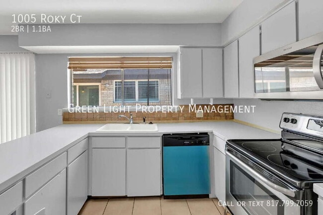 Building Photo - 1005 Roky Ct