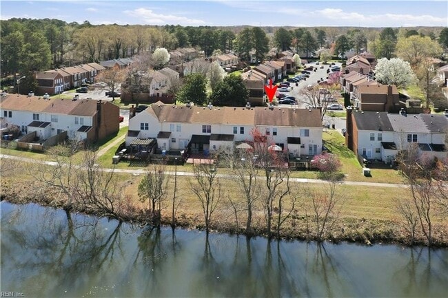 Building Photo - 1328 Mill Lake Quarter