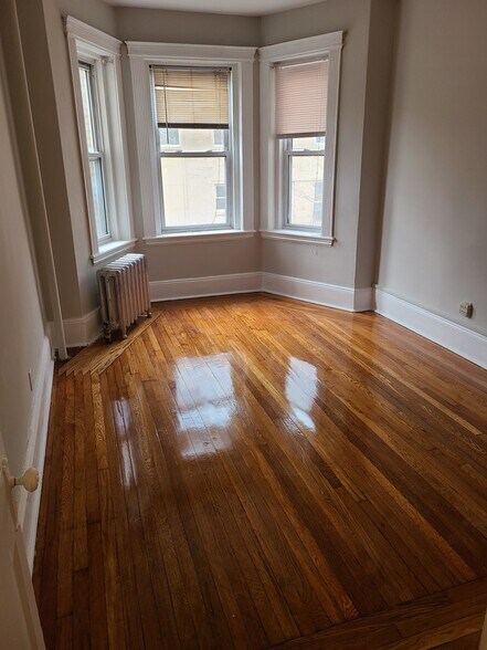 Building Photo - 74 Kilmarnock St