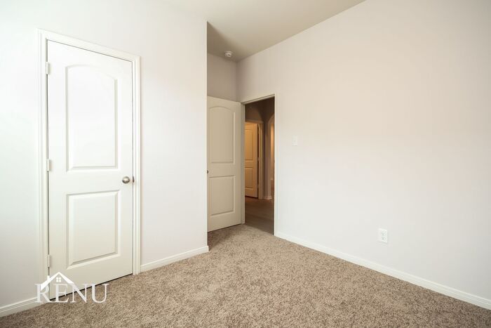 Building Photo - 25314 Shadowdale Dr