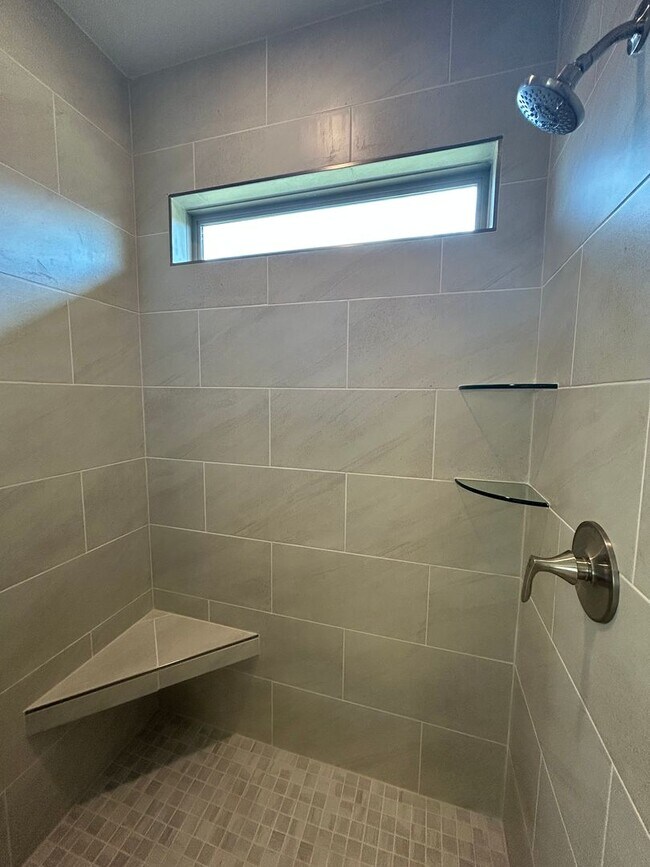 Building Photo - Beautiful Modern Home in Pea Ridge!