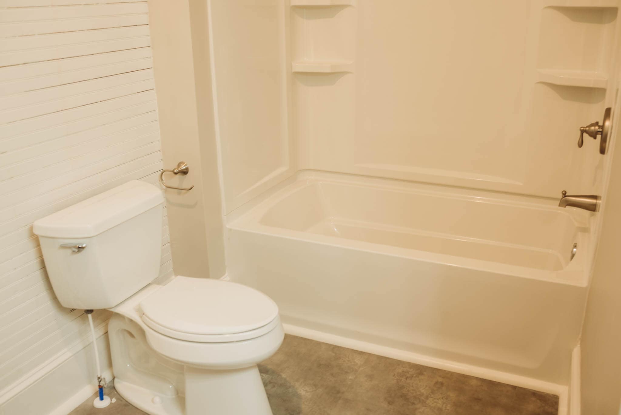 Bathroom - 529 E Washington St