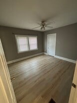 Building Photo - 614 Sampson Ave