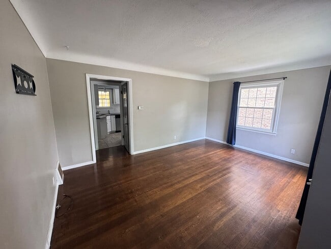 Building Photo - 3 bedroom home in SE Grand Rapids!
