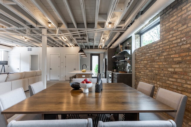 Building Photo - 2228 N Kedzie Blvd