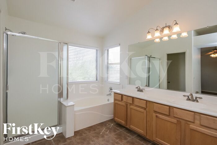 Building Photo - 4392 S Coach House Ct