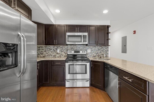 Building Photo - 1228 N 25th St