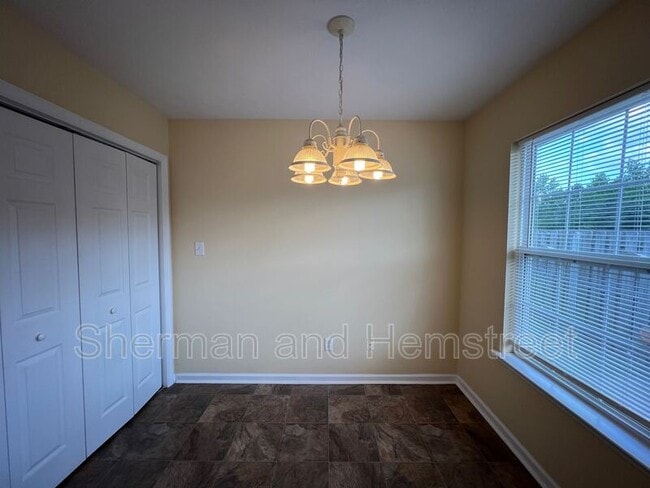 Building Photo - 219 Sassafras Ln