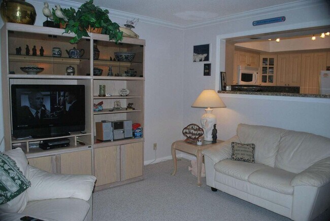 Building Photo - 100 Lehane Terrace