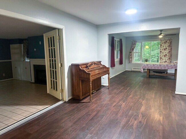 Building Photo - 200 Oakley Dr