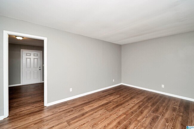 Building Photo - 2415 Ormond Dr