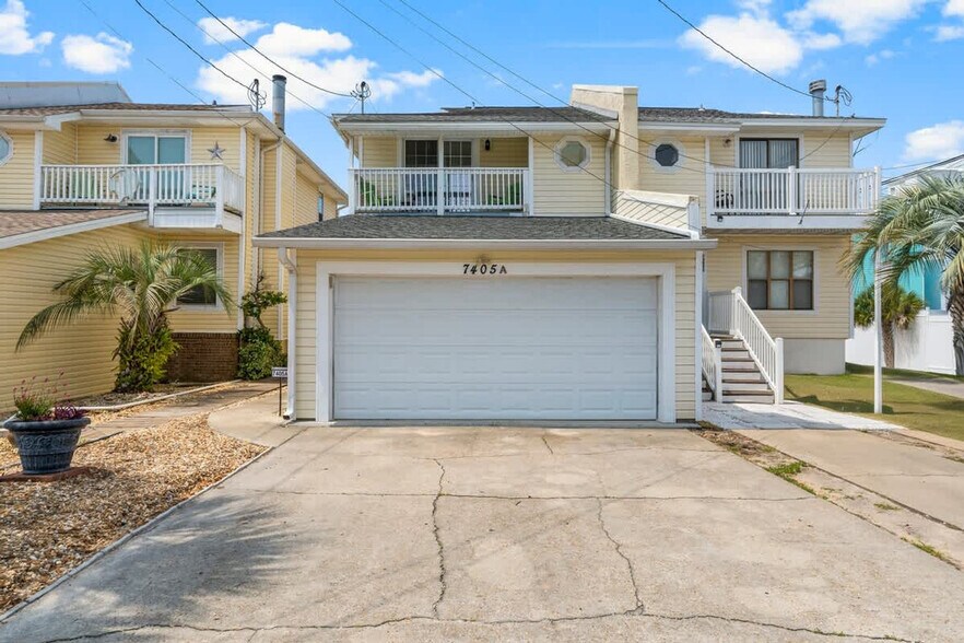 Building Photo - 7405A Beach Dr