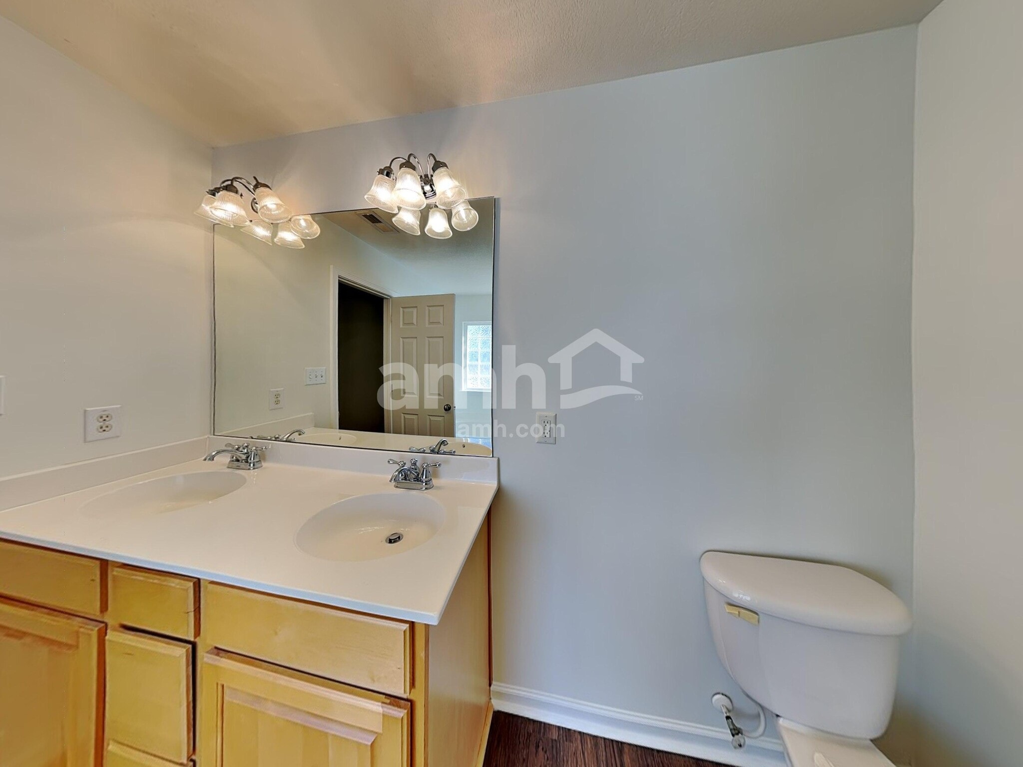 Building Photo - 10815 Pointer Ridge Dr