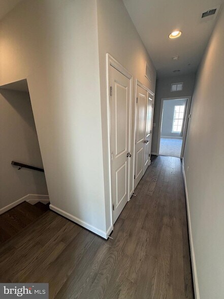 Building Photo - 620 Leigh Wy.